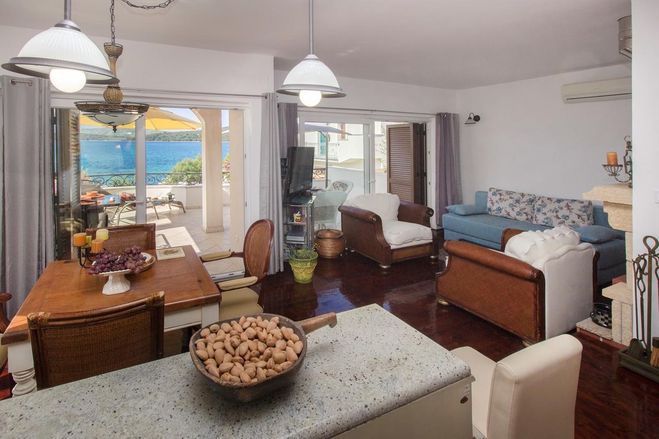 Sea Breeze - Front Sea Apartment Жаборич Экстерьер фото